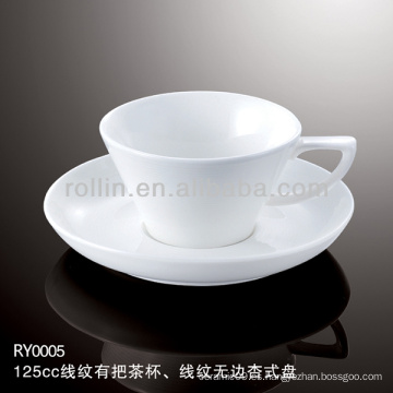 Taza de porcelana blanca y durable especial sana y platillo